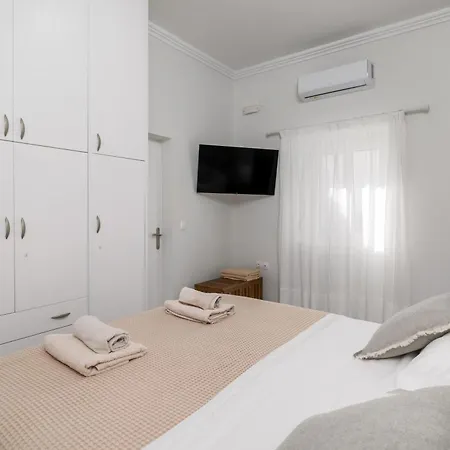 Apartment Melian Roots Adamantas (Milos)